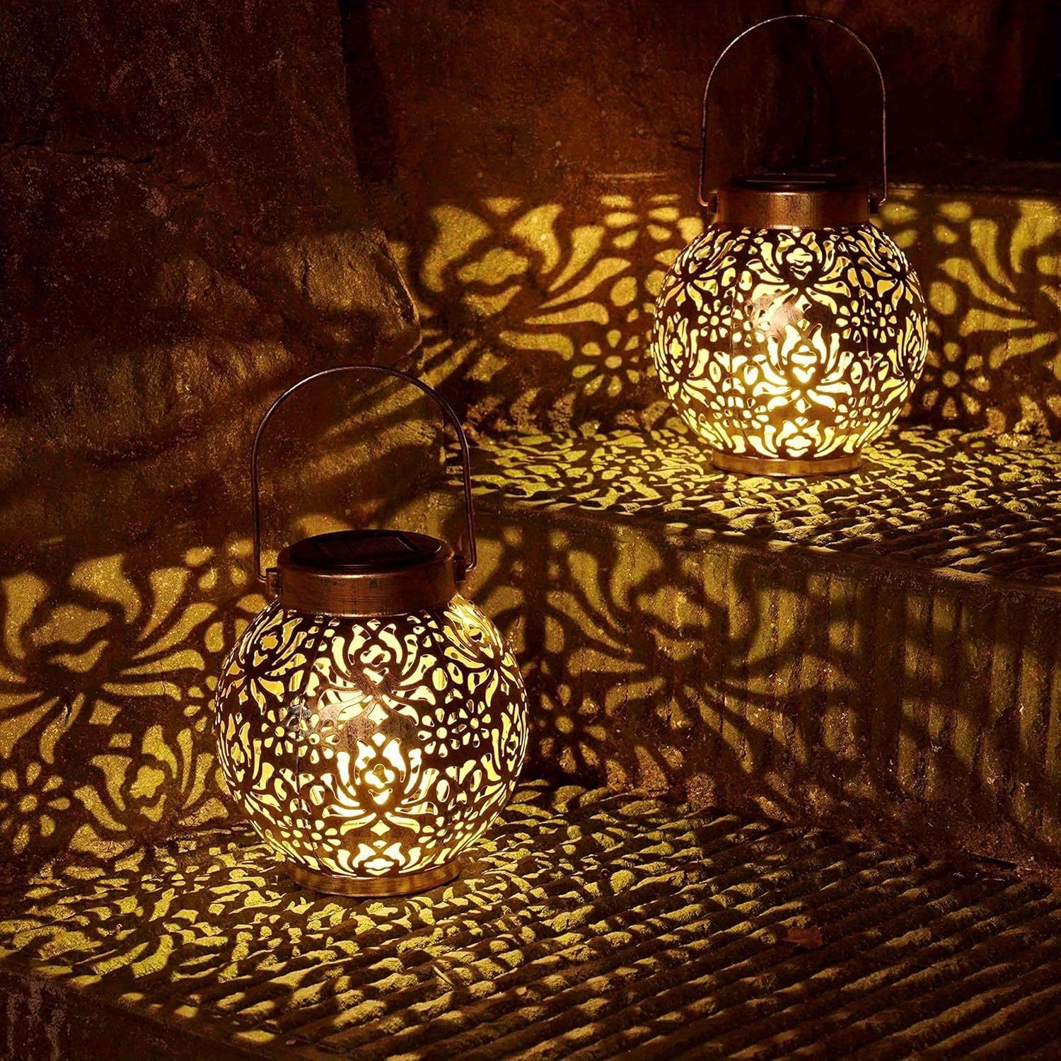 Solar Metal Lantern Outdoor Garden Decor Light
