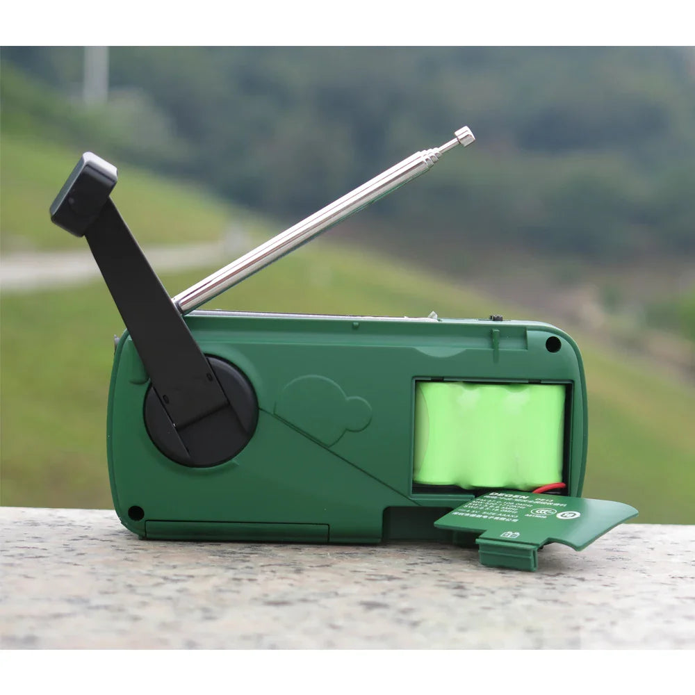 Emergency Solar Radio with Flashlight Green