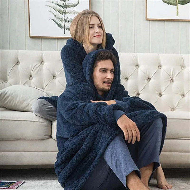 Oversized Fleece Hoodie Blanket for Winter Comfort