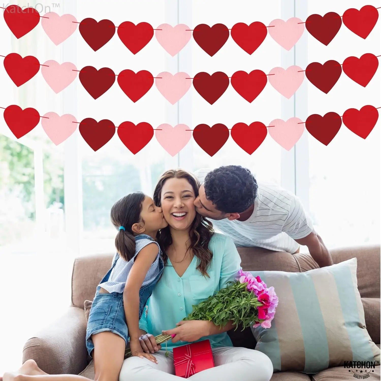 Festive Love - 4pcs Pre-Assembled Felt Heart Garland Banner for Valentine's Day Deco