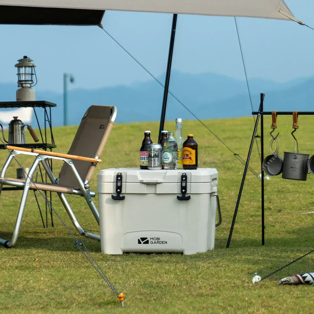 25L Portable Camping Ice Box Cold Storage Cooler White