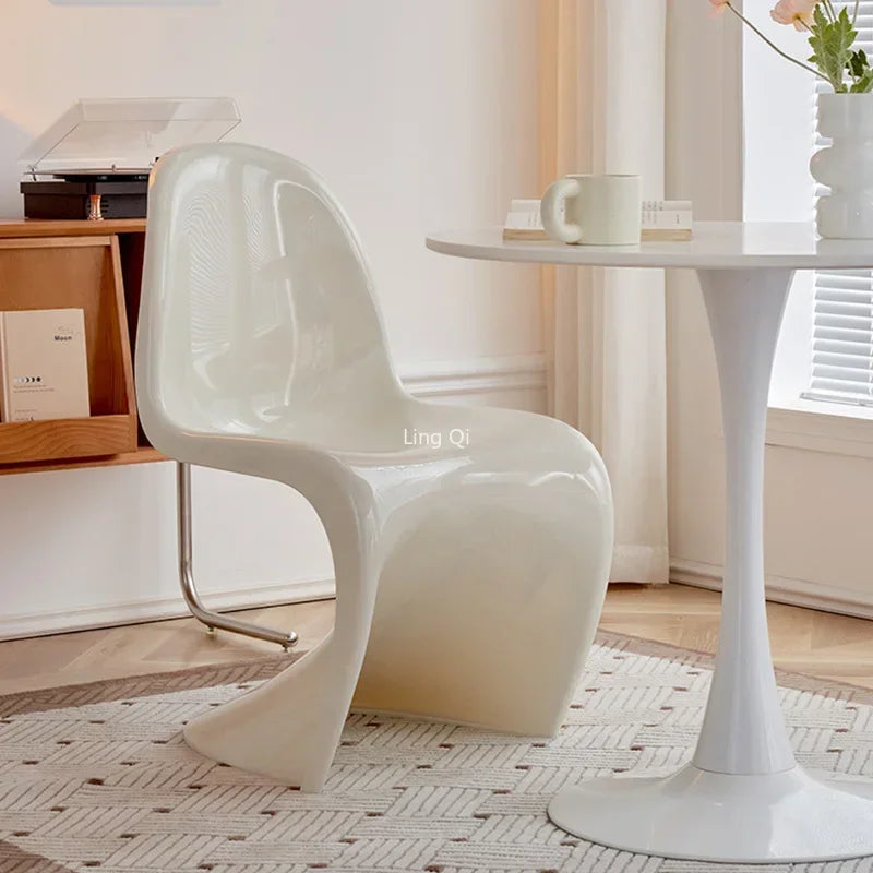 Designer Plastic Dining Chairs Space Saving Ergonomic Apartment Makeup Chair White Fashion Meubles De Salon Interior Furniture