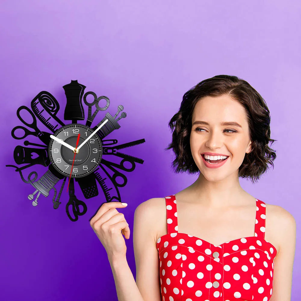 Vintage Sewing Machine Wall Clock: Retro Chic for Timeless Decor