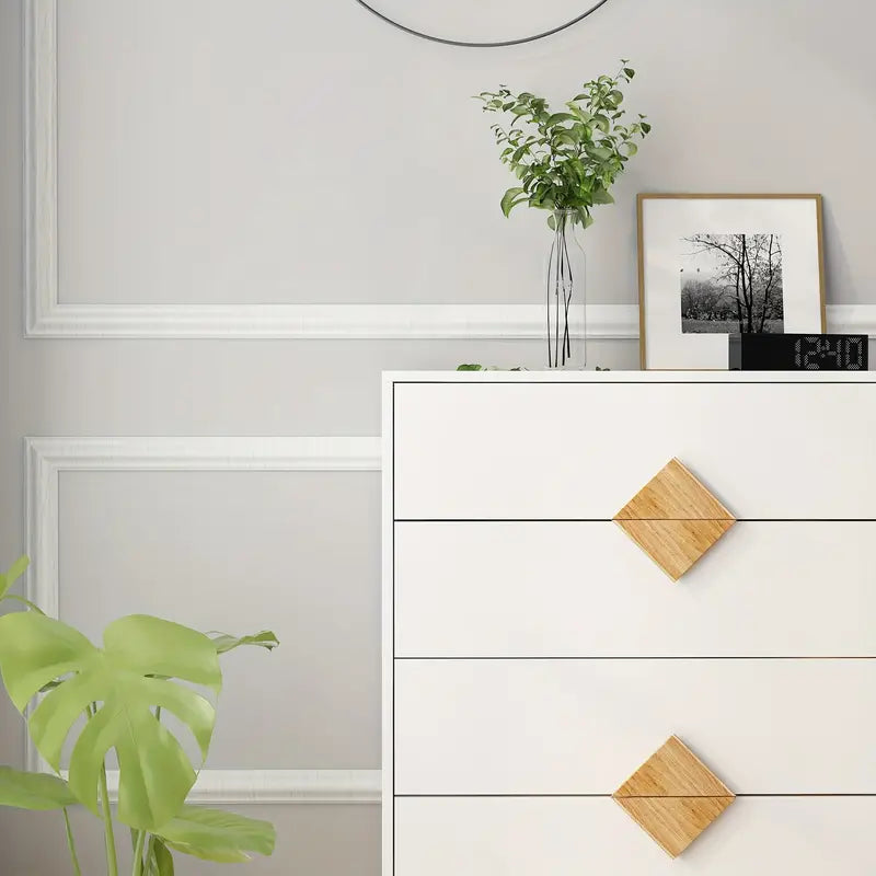 4 Chest of Drawers